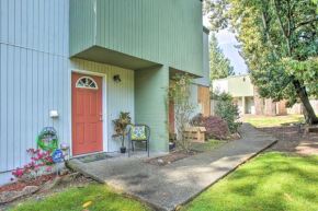 Townhome with Yard 3 Mi to Camp Murray and JBLM